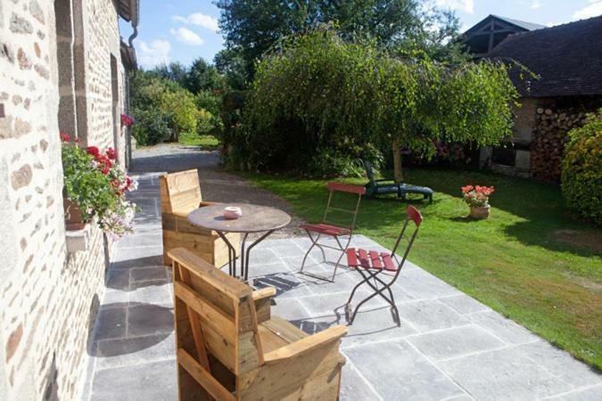 Chambre D'Hote Courtoux Saint-Denis-sur-Sarthon Eksteriør billede