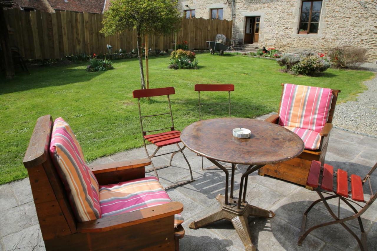 Chambre D'Hote Courtoux Saint-Denis-sur-Sarthon Eksteriør billede